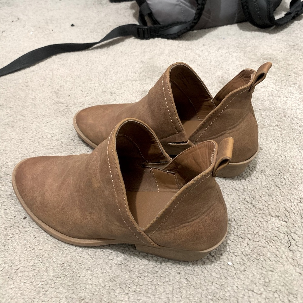 ankle booties - Picture 2 of 5